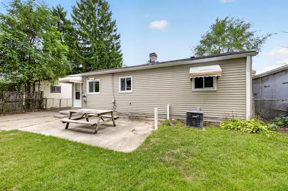 1260 Candlewood Lane Ypsilanti, MI 48198