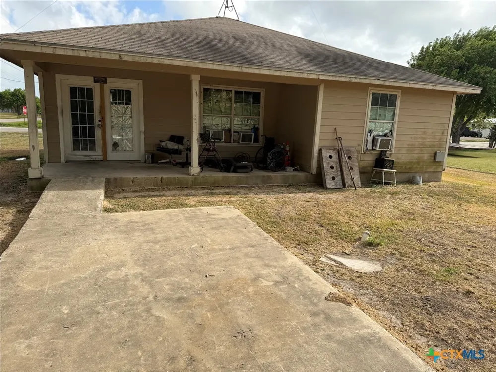602 W Dallas Avenue Seadrift, TX 77983