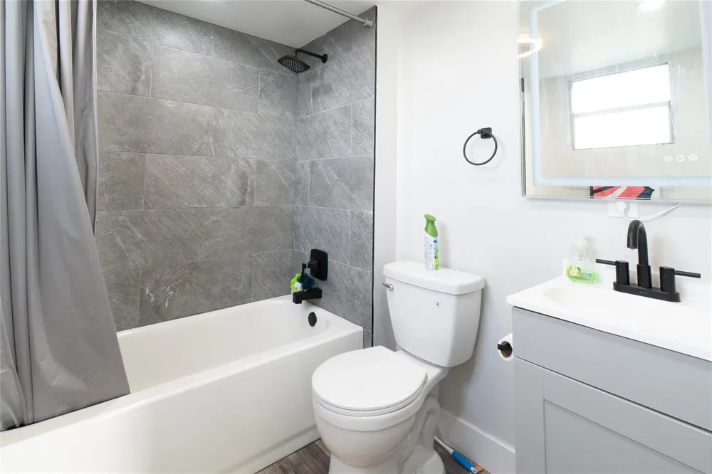 119 Royal Park Drive #4h Oakland Park, FL 33309