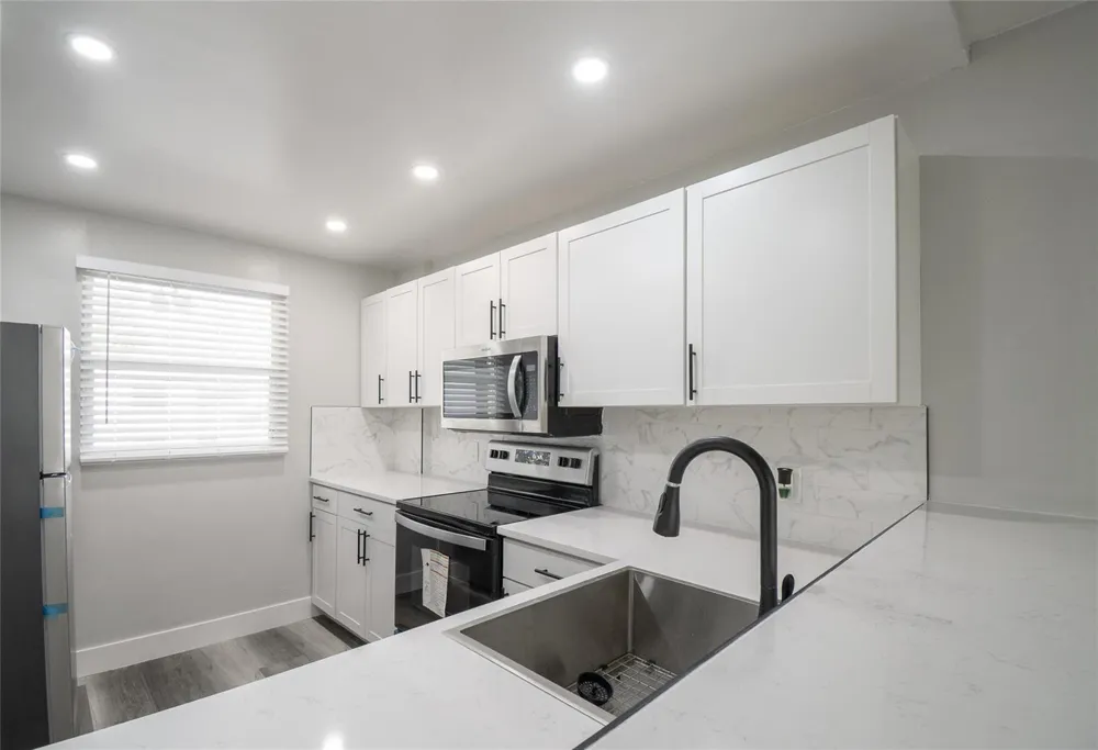 119 Royal Park Drive #4h Oakland Park, FL 33309