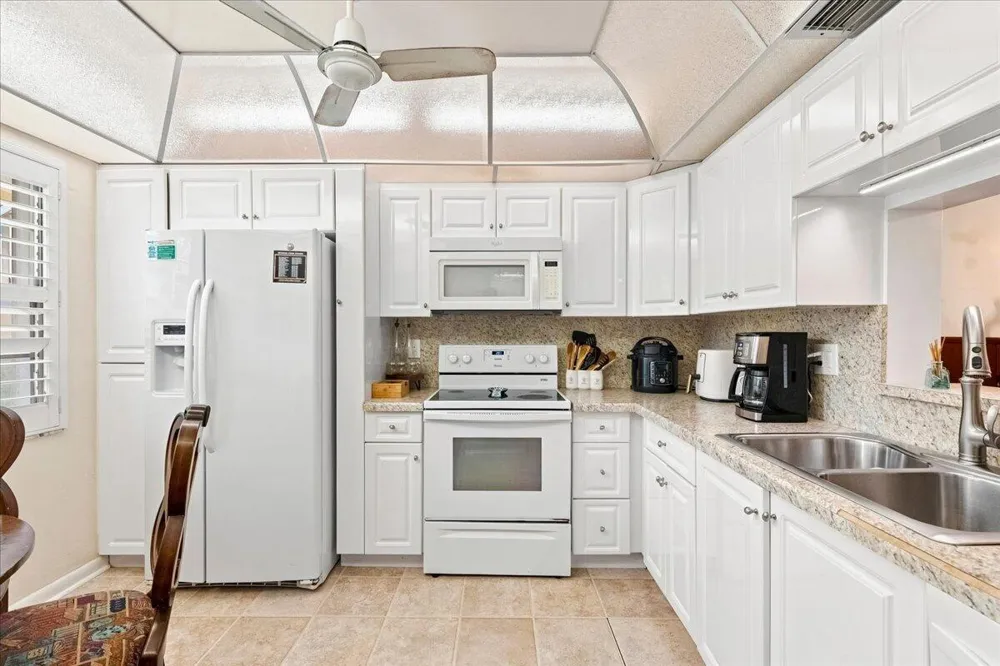 2304 LUCAYA LANE #C1 Coconut Creek, FL 33066