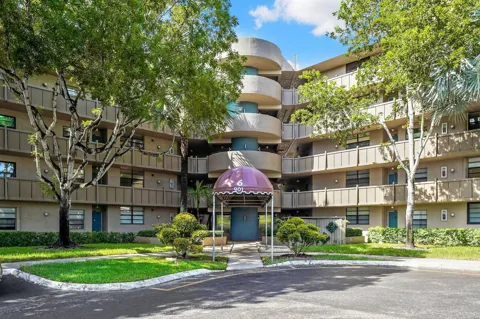 901 Colony Point Circle #207