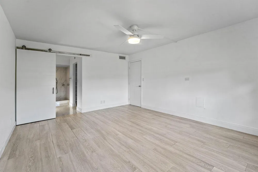 12870 Briarlake Drive #106 Palm Beach Gardens, FL 33418