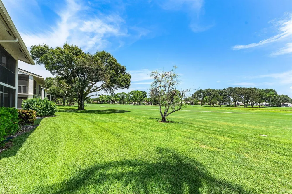 12870 Briarlake Drive #106 Palm Beach Gardens, FL 33418