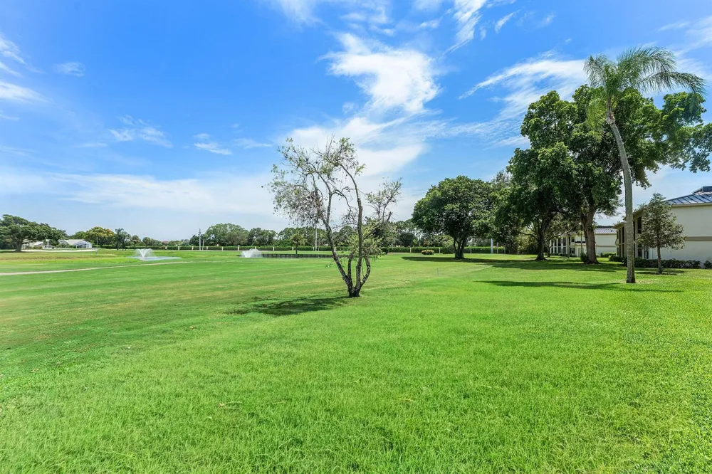 12870 Briarlake Drive #106 Palm Beach Gardens, FL 33418