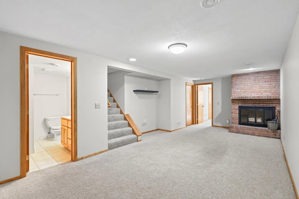 6917 39th Avenue Crystal, MN 55427