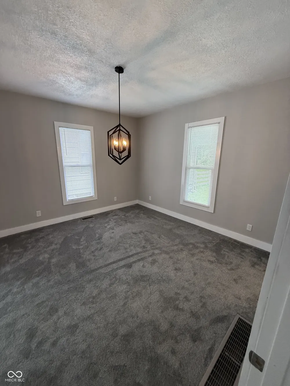 613 S 15th Street Terre Haute, IN 47807