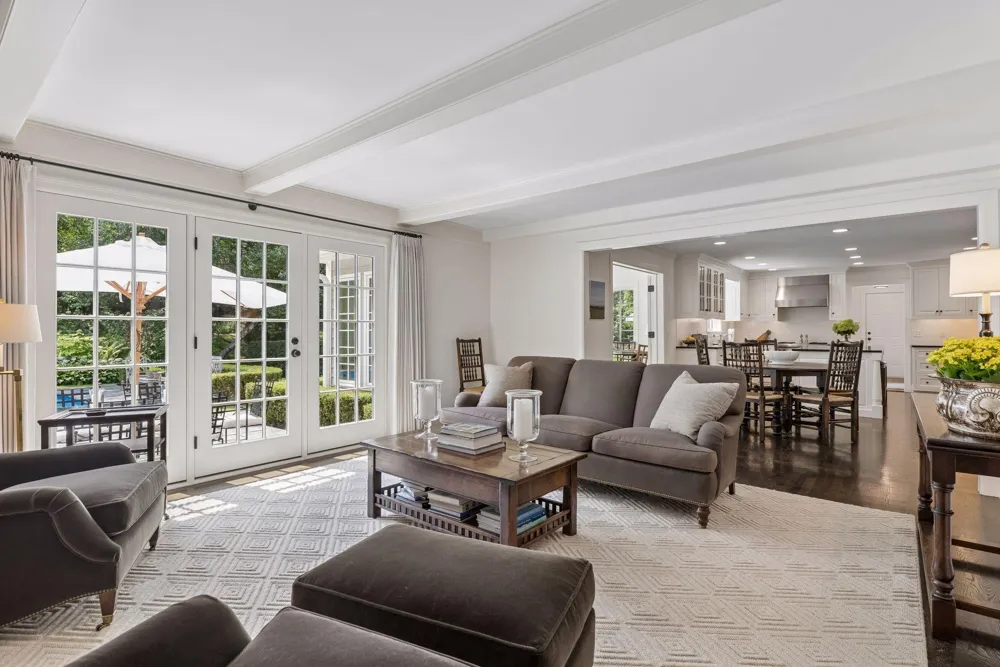 235 Hollander Road Wayzata, MN 55391