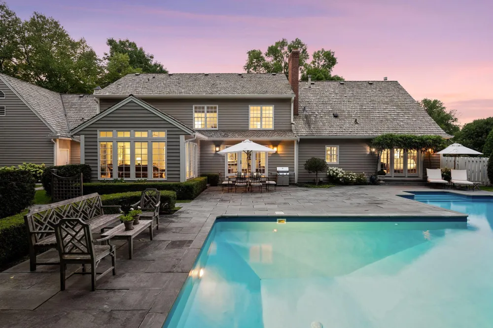 235 Hollander Road Wayzata, MN 55391