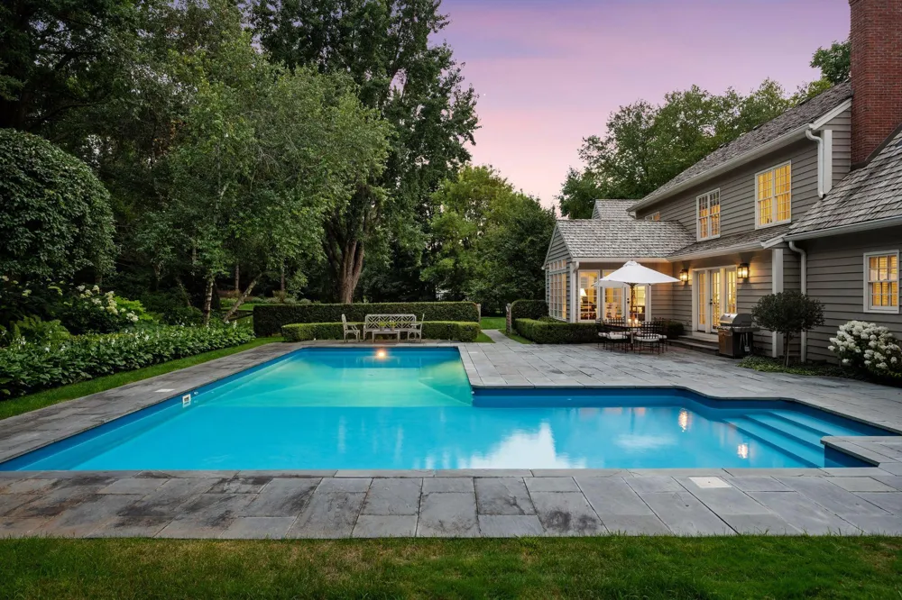 235 Hollander Road Wayzata, MN 55391