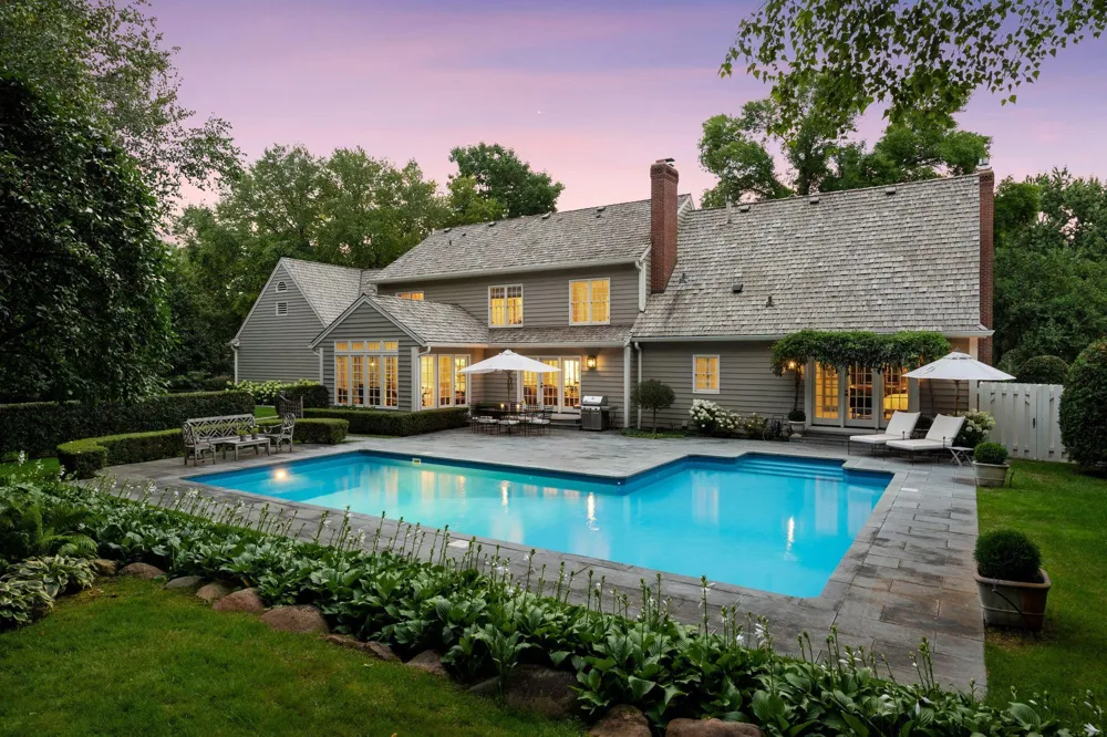 235 Hollander Road Wayzata, MN 55391