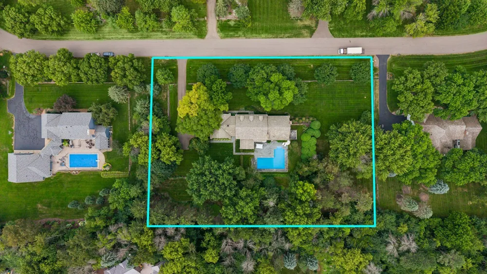 235 Hollander Road Wayzata, MN 55391