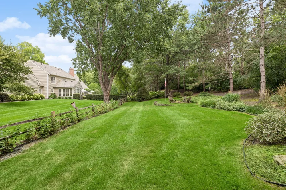 235 Hollander Road Wayzata, MN 55391