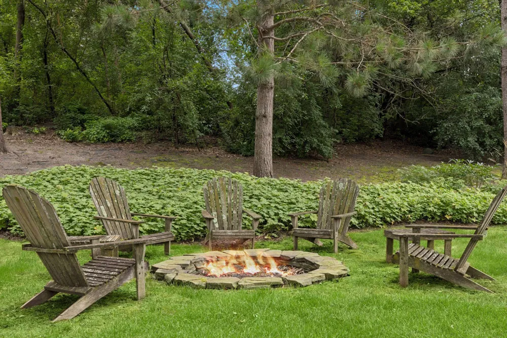 235 Hollander Road Wayzata, MN 55391