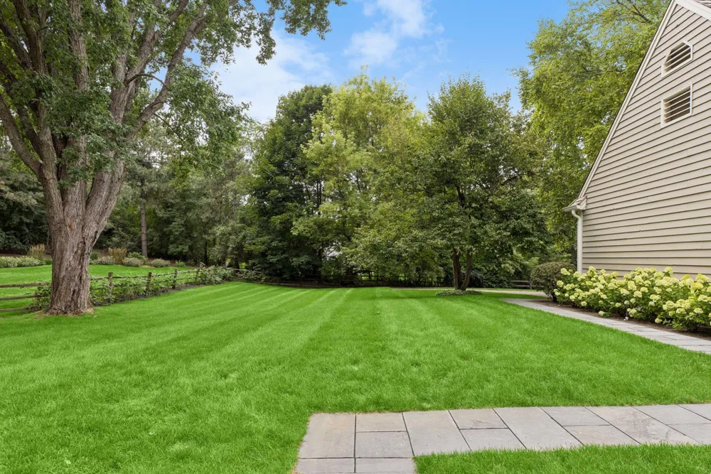 235 Hollander Road Wayzata, MN 55391