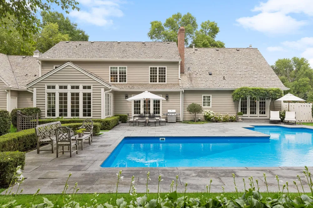 235 Hollander Road Wayzata, MN 55391