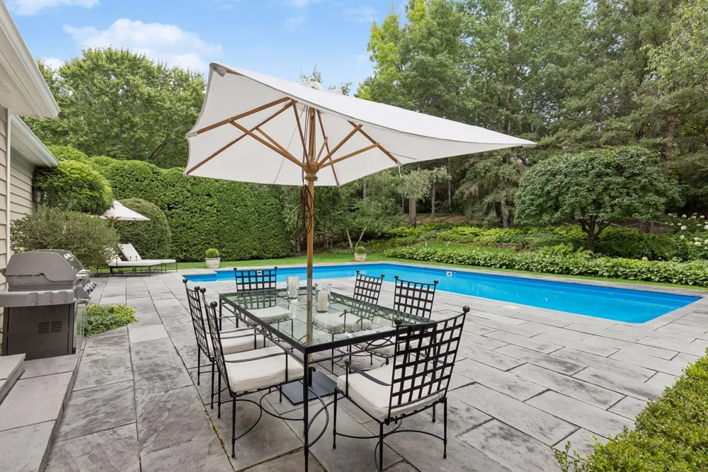 235 Hollander Road Wayzata, MN 55391