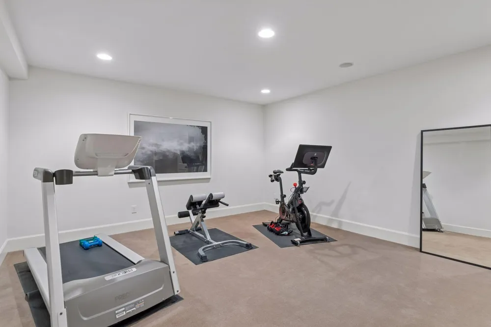235 Hollander Road Wayzata, MN 55391