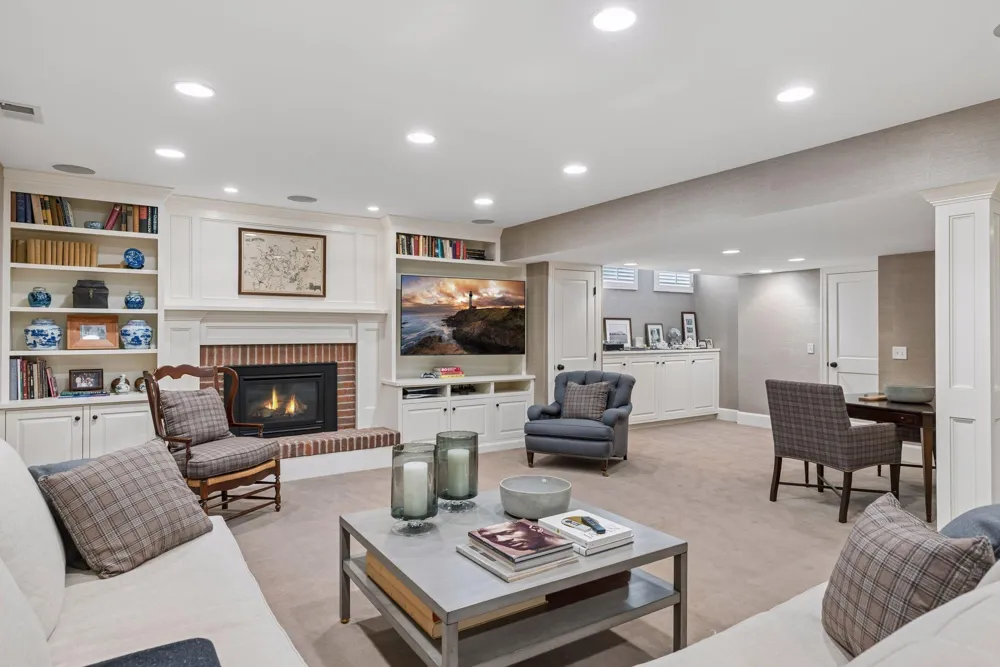 235 Hollander Road Wayzata, MN 55391