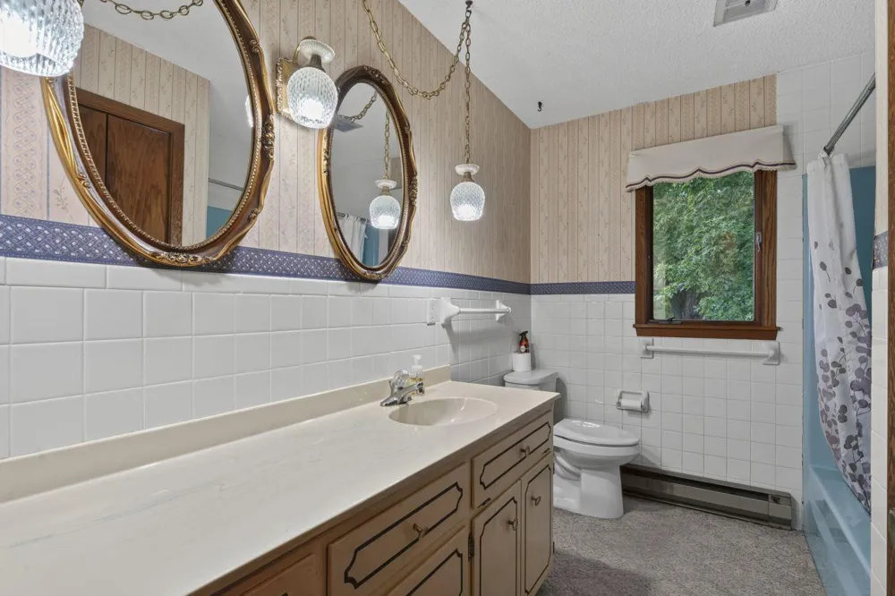 205 Hill Avenue Wanamingo, MN 55983