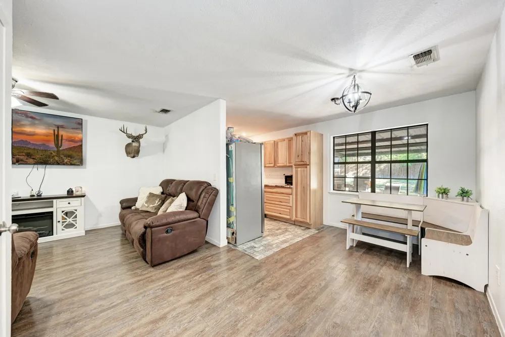 1407 W Avenue C Lampasas, TX 76550