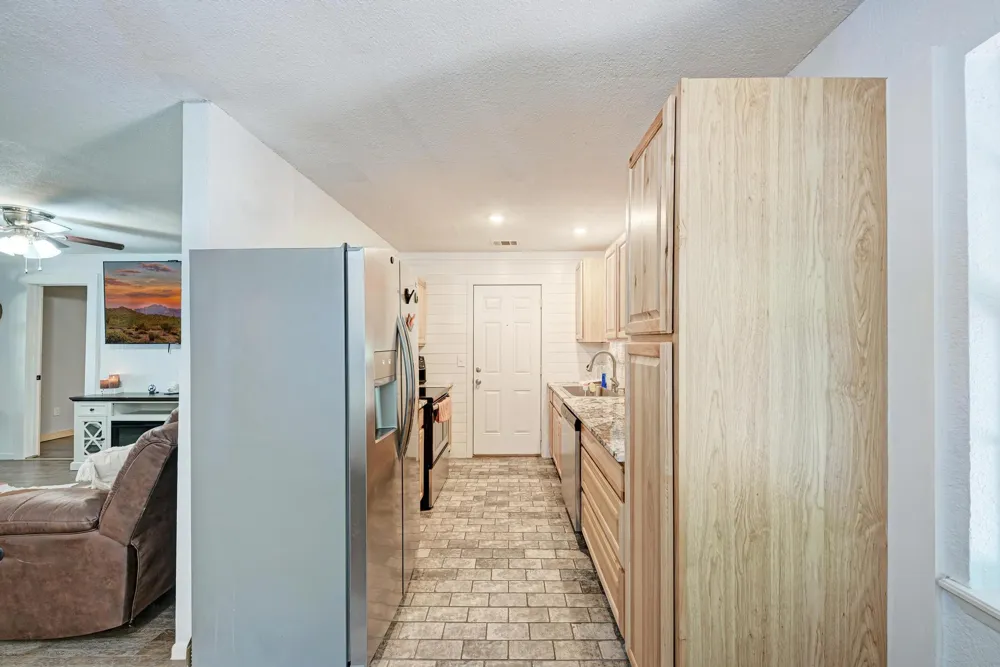 1407 W Avenue C Lampasas, TX 76550