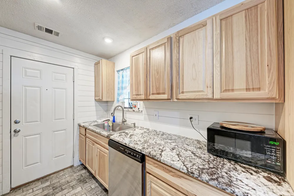 1407 W Avenue C Lampasas, TX 76550