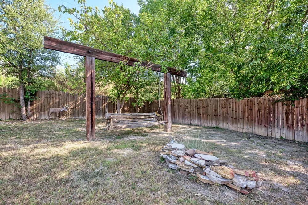 1407 W Avenue C Lampasas, TX 76550