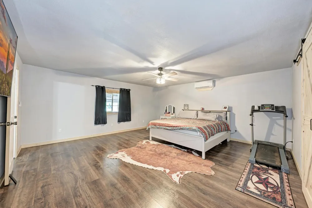1407 W Avenue C Lampasas, TX 76550
