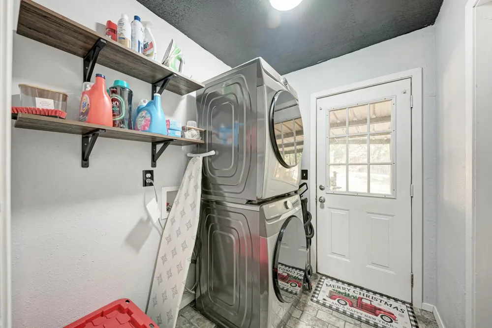 1407 W Avenue C Lampasas, TX 76550