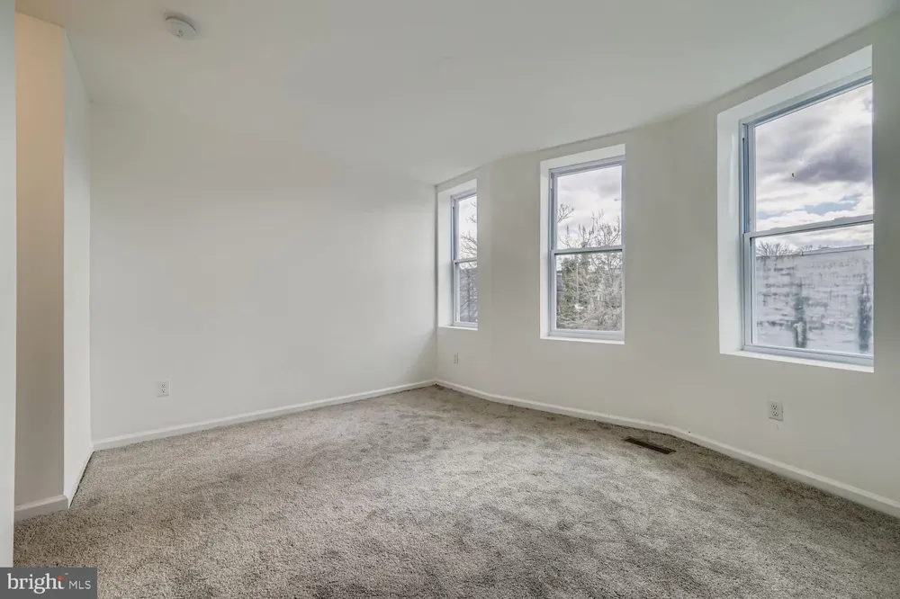 1006 E 20TH STREET Baltimore, MD 21218
