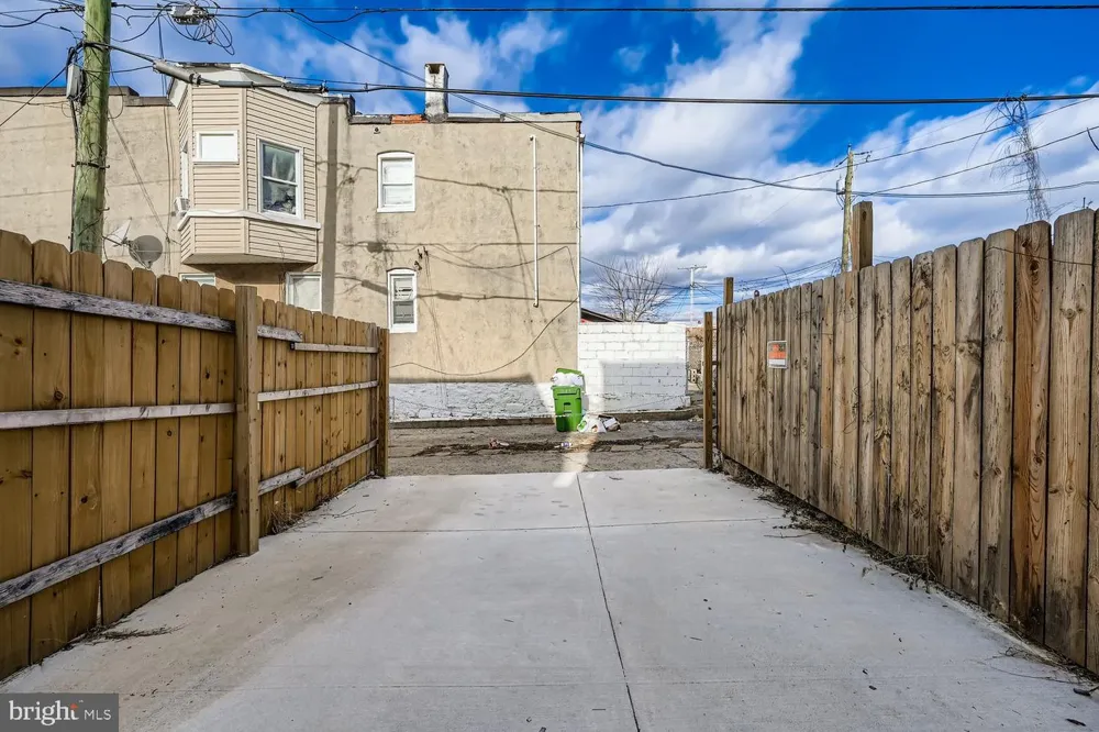 1006 E 20TH STREET Baltimore, MD 21218