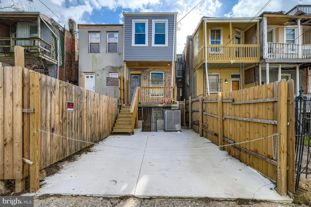 1006 E 20TH STREET Baltimore, MD 21218