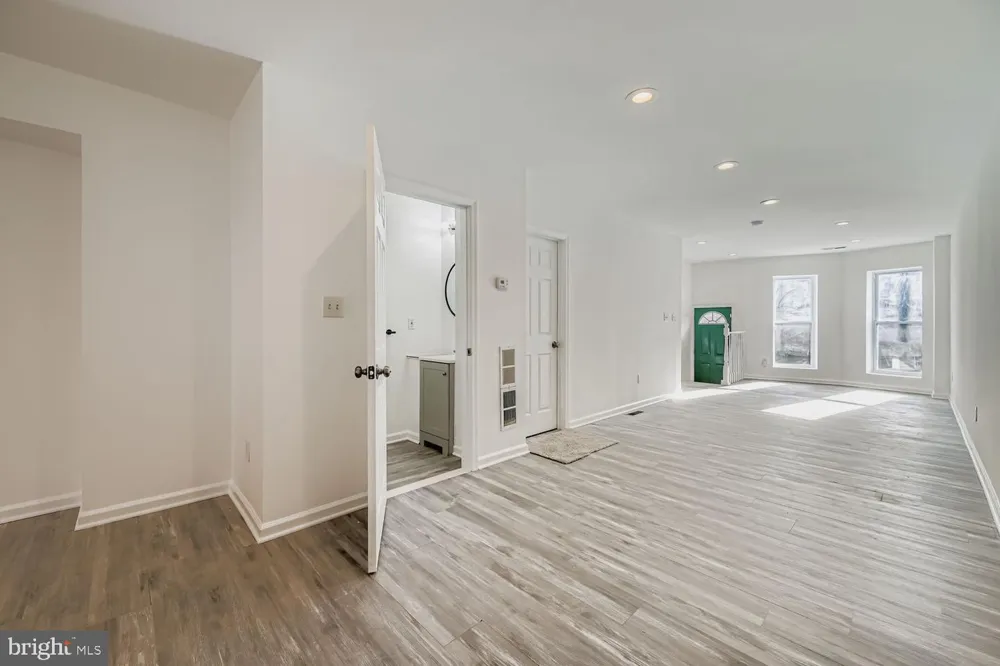 1006 E 20TH STREET Baltimore, MD 21218