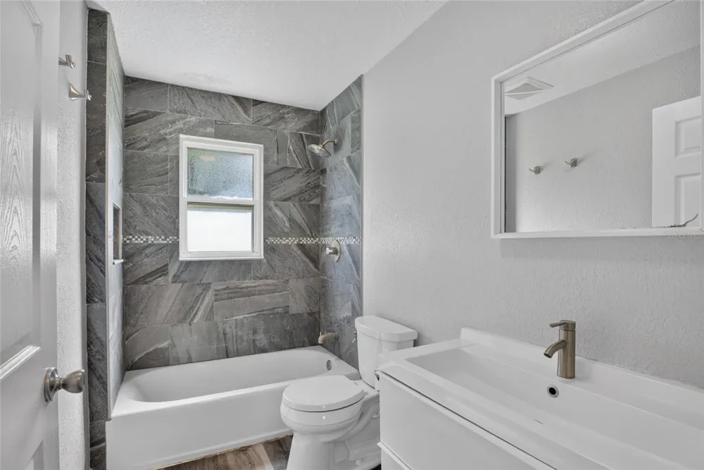 4104 ORANGE AVENUE SE Highland City, FL 33846