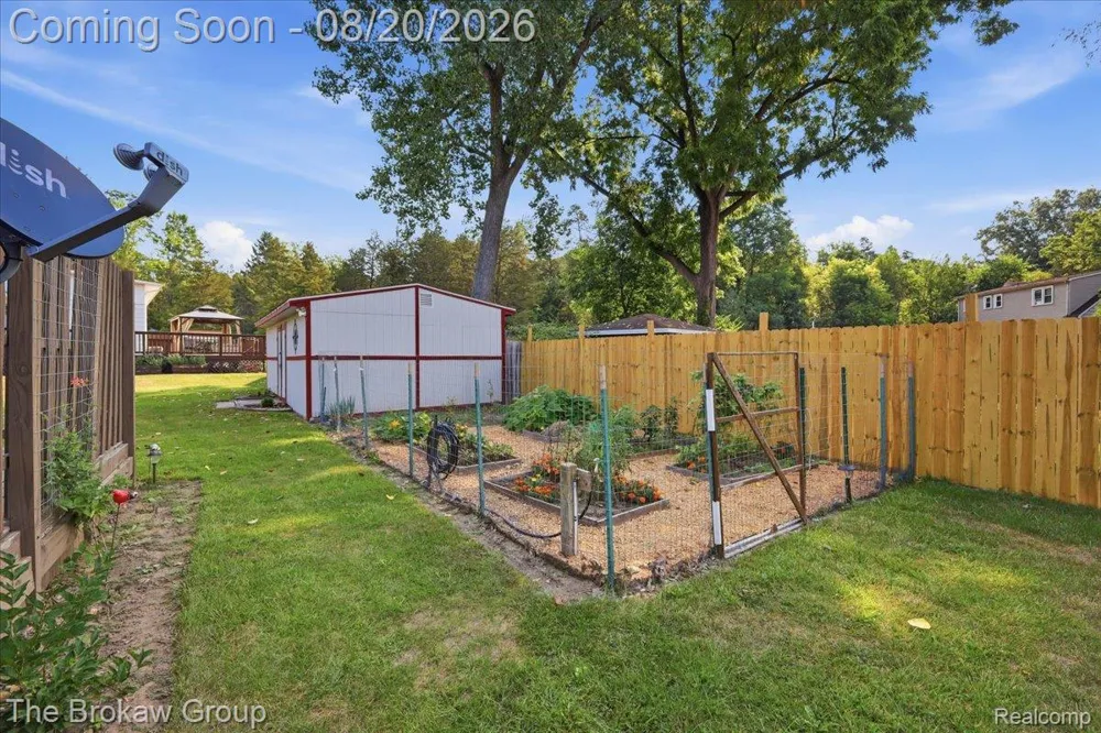 4474 Cedardale Lane Flushing Charter Township, MI 48433