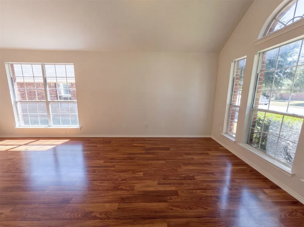 8526 Vista Grande Drive Dallas, TX 75249