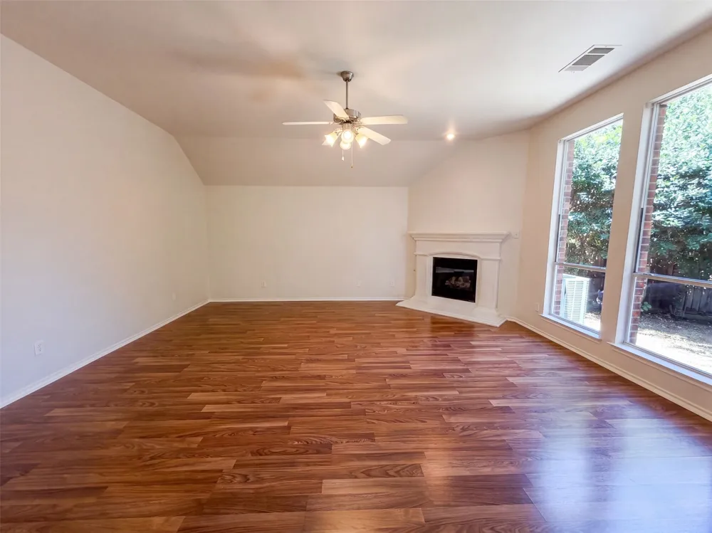 8526 Vista Grande Drive Dallas, TX 75249