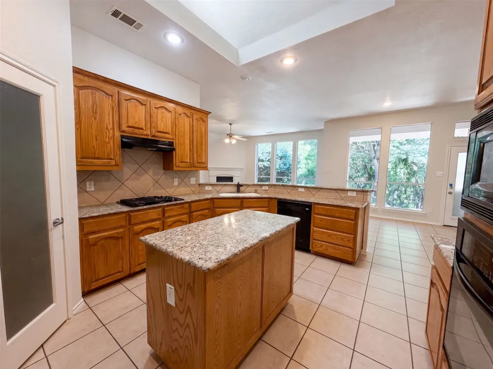 8526 Vista Grande Drive Dallas, TX 75249