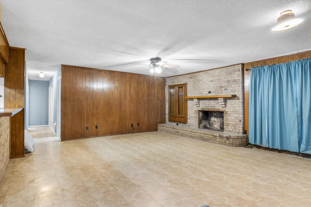 1185 Vz County Road 3822 Wills Point, TX 75169