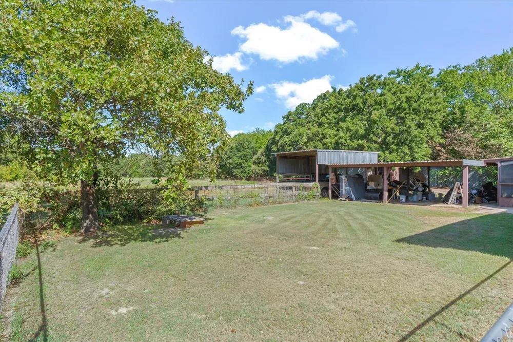 1185 Vz County Road 3822 Wills Point, TX 75169