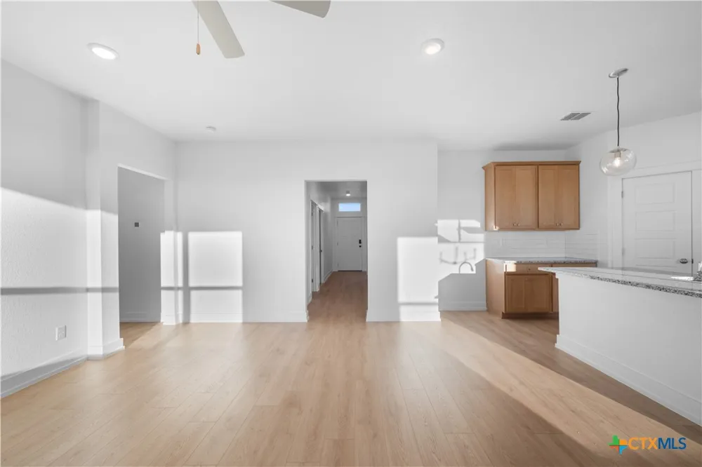 433 Mustang Loop Nolanville, TX 76559