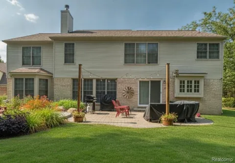 4987 Arbor Court
