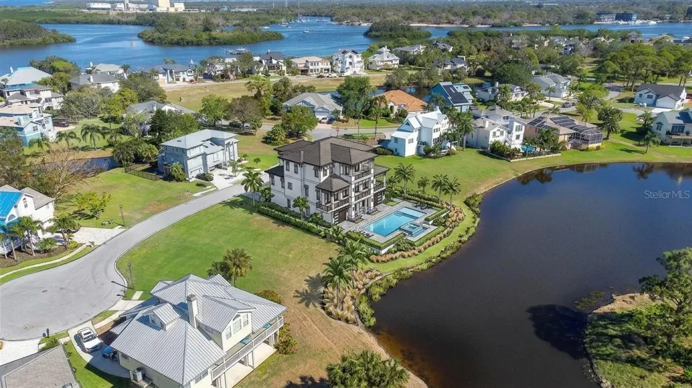 85 SANDPIPER POINTE Tarpon Springs, FL 34689