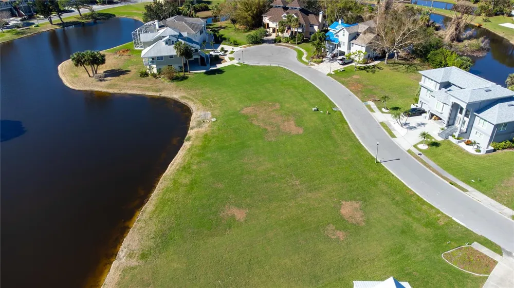 85 SANDPIPER POINTE Tarpon Springs, FL 34689