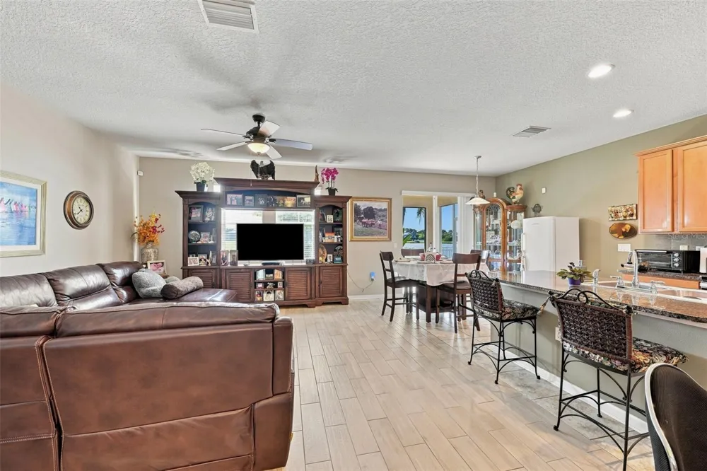 803 PARKER DEN DRIVE Ruskin, FL 33570