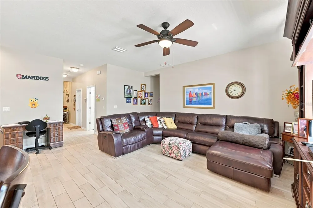 803 PARKER DEN DRIVE Ruskin, FL 33570