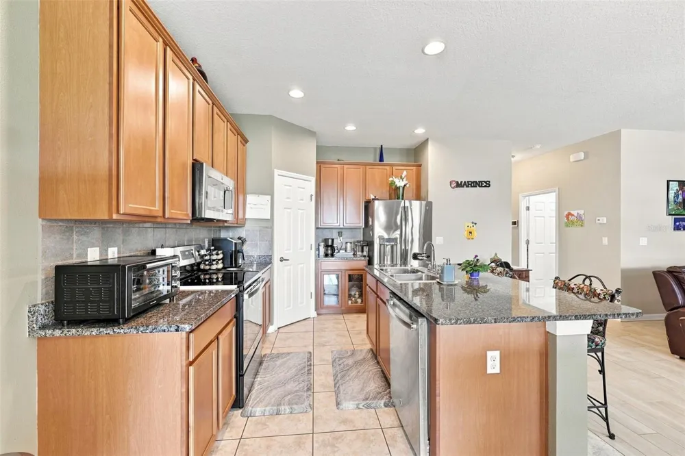 803 PARKER DEN DRIVE Ruskin, FL 33570