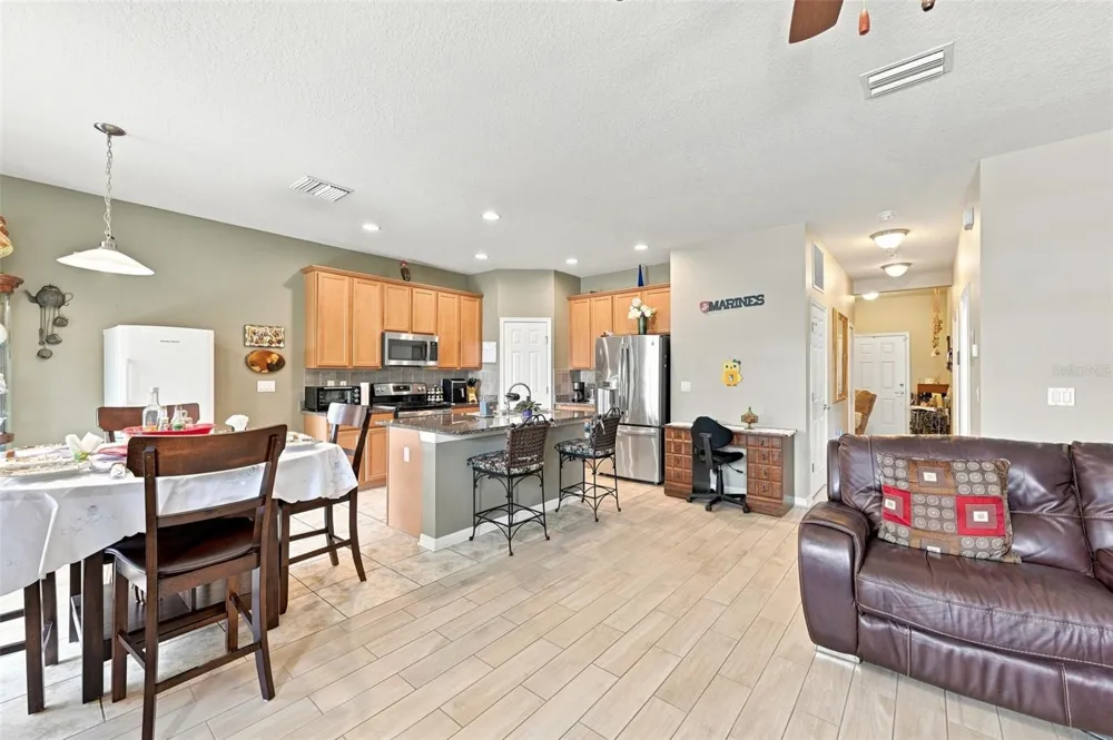 803 PARKER DEN DRIVE Ruskin, FL 33570