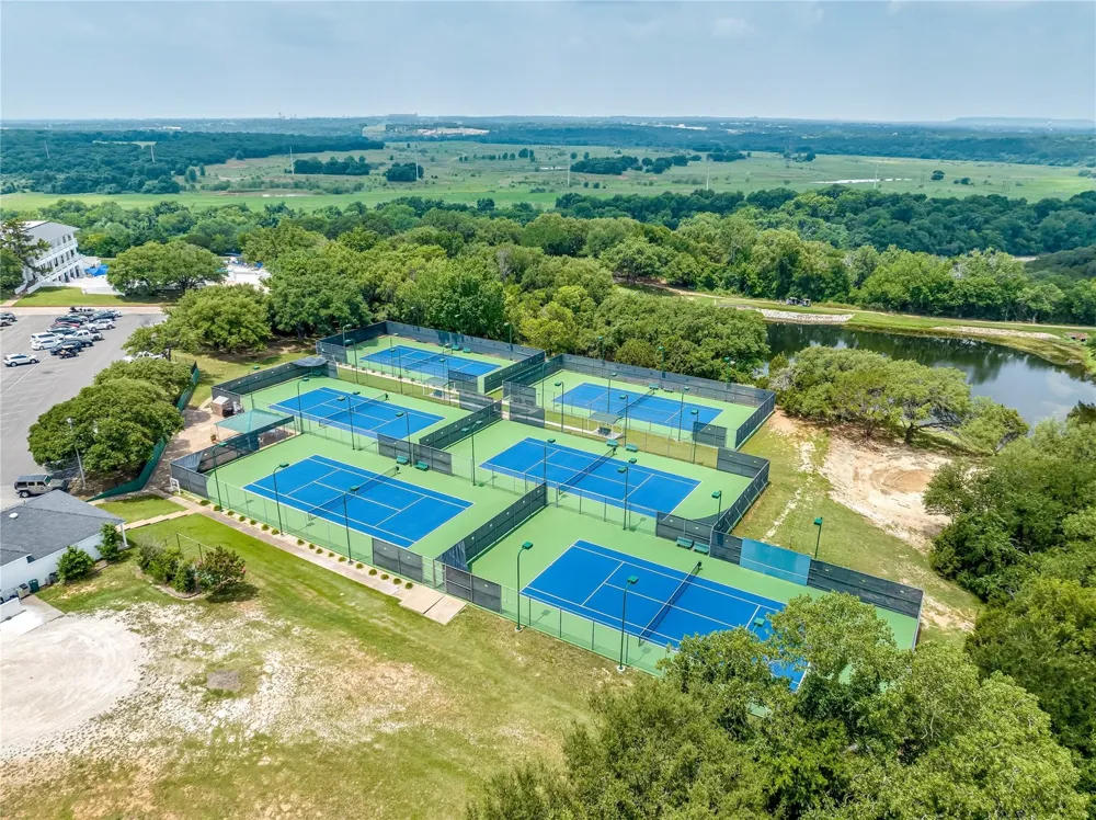 2373 E Landings S Granbury, TX 76049